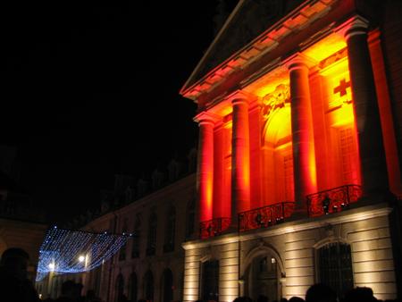 L'aile gauche du Palais des Ducs et le bas de la Rue de la Liberté. L'aile gauche du Palais des Ducs et le bas de la Rue de la Liberté.